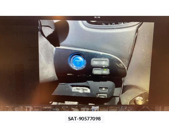 Toyota PRIUS 2018-05 8781668-21