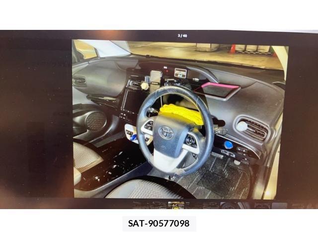 Toyota PRIUS 2018-05 8781668-2