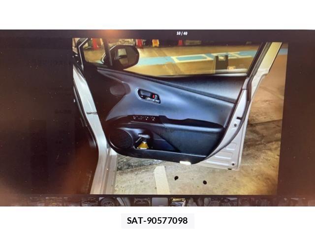 Toyota PRIUS 2018-05 8781668-7