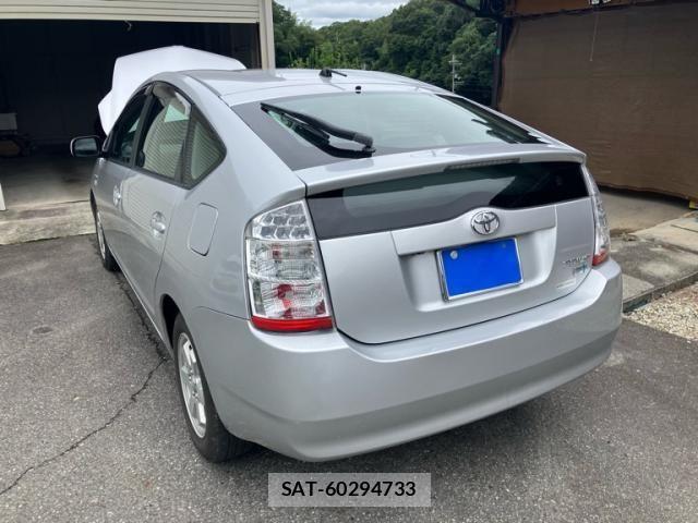Toyota PRIUS 2009-09 8781680-1