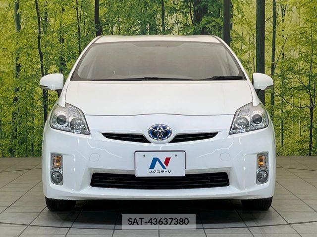 Toyota PRIUS 2011-11 8781678-13