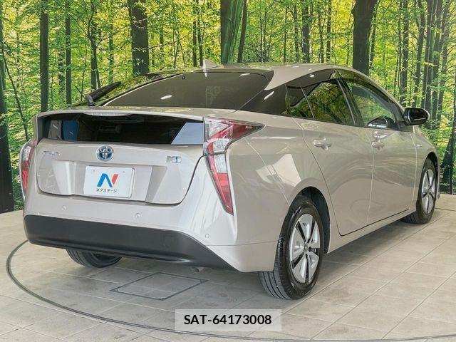 Toyota PRIUS 2016-12 8781660-16