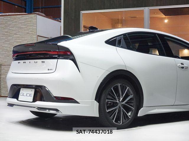 Toyota PRIUS 2023-06 8781643-12