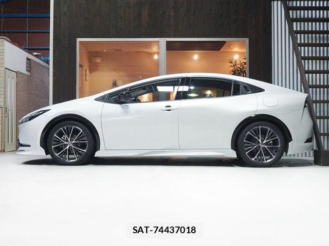 Toyota PRIUS 2023-06 8781643-5