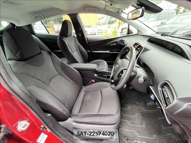 Toyota PRIUS 2019-12 8781659-11