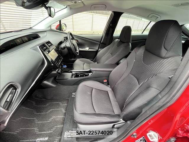 Toyota PRIUS 2019-12 8781659-17