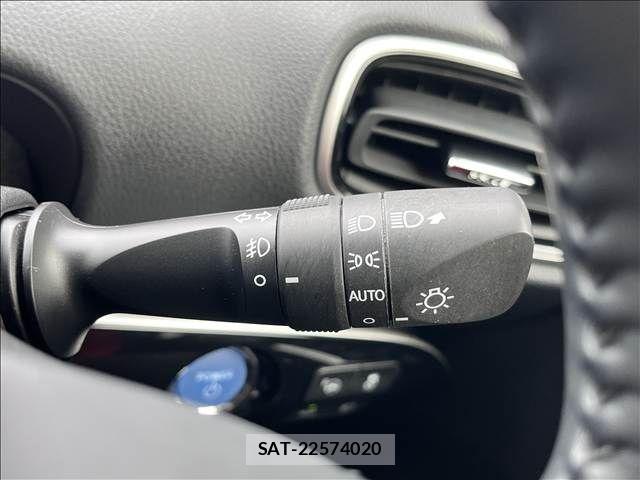 Toyota PRIUS 2019-12 8781659-24