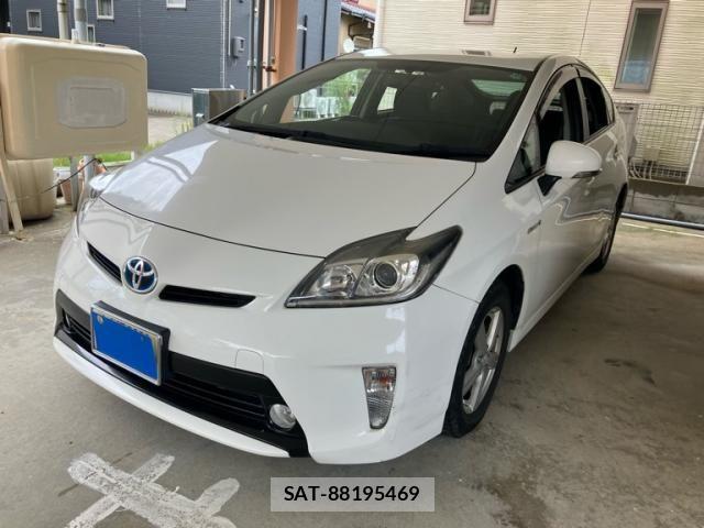 Toyota PRIUS 2013-10 8783072-0