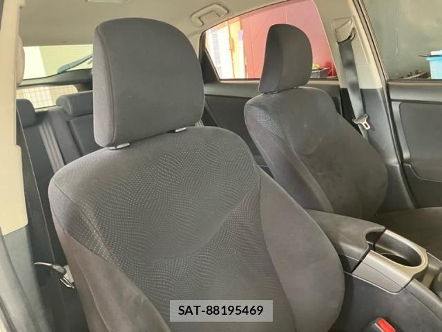 Toyota PRIUS 2013-10 8783072-16