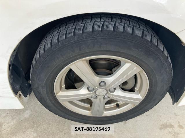 Toyota PRIUS 2013-10 8783072-4