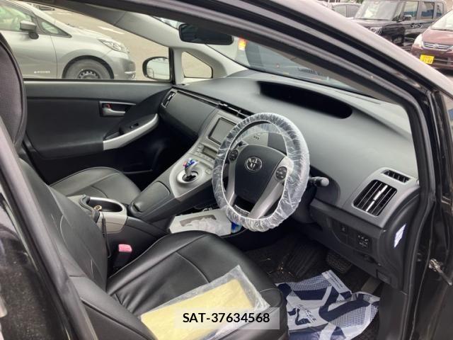Toyota PRIUS 2013-01 8781702-9