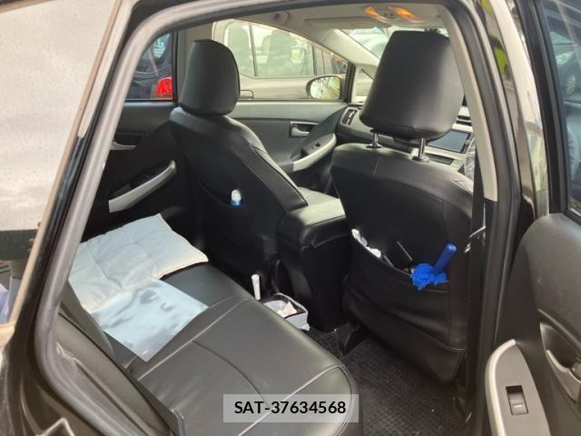 Toyota PRIUS 2013-01 8781702-11
