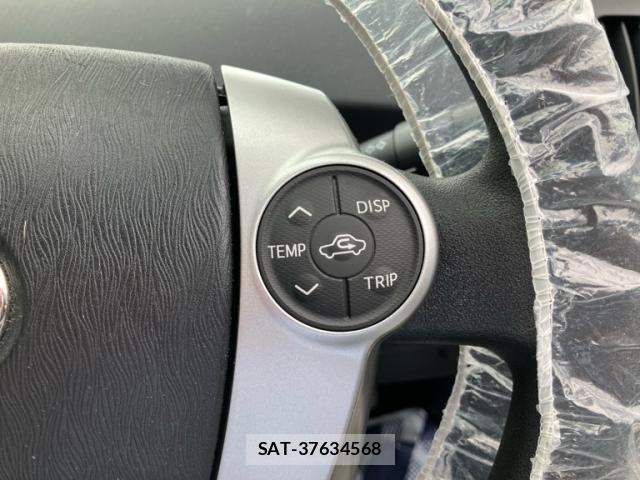 Toyota PRIUS 2013-01 8781702-15