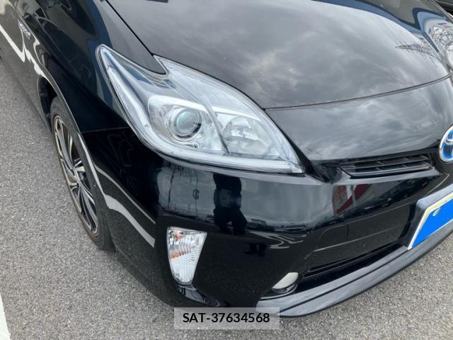 Toyota PRIUS 2013-01 8781702-2