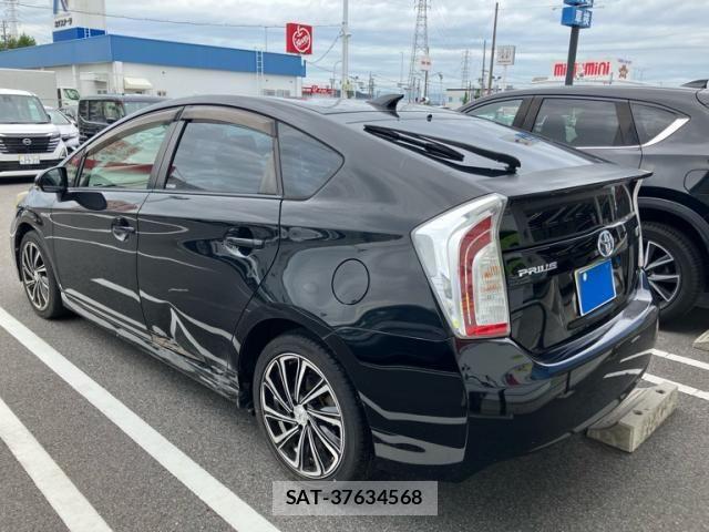 Toyota PRIUS 2013-01 8781702-6