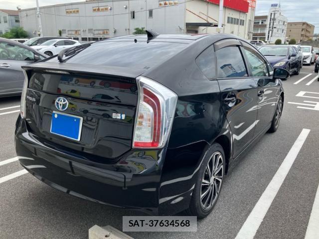 Toyota PRIUS 2013-01 8781702-7