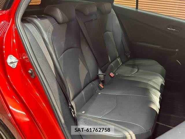 Toyota PRIUS 2016-04 8797164-11