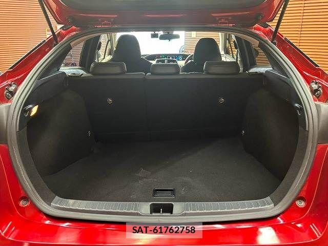 Toyota PRIUS 2016-04 8797164-12