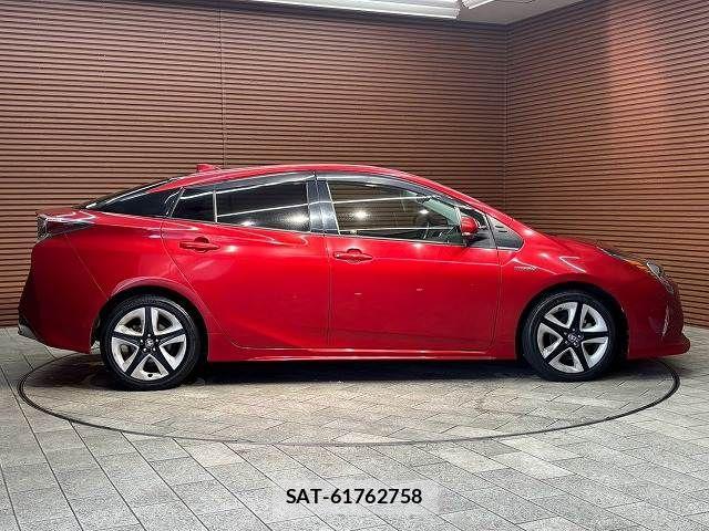 Toyota PRIUS 2016-04 8797164-16
