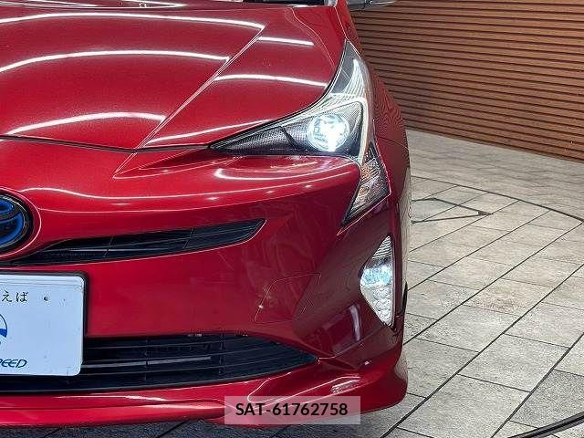 Toyota PRIUS 2016-04 8797164-19