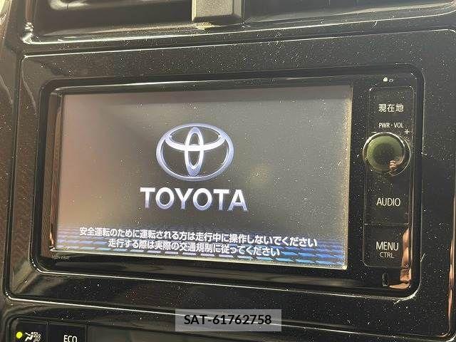 Toyota PRIUS 2016-04 8797164-2