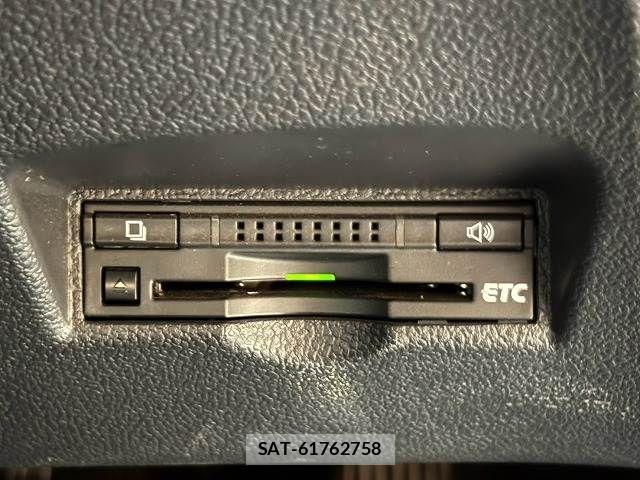 Toyota PRIUS 2016-04 8797164-8
