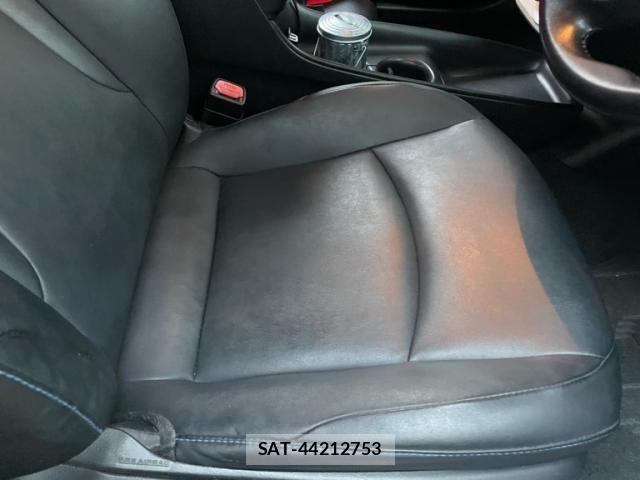 Toyota PRIUS 2017-07 8797170-11