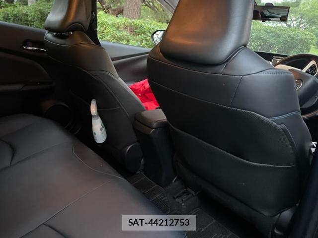 Toyota PRIUS 2017-07 8797170-13