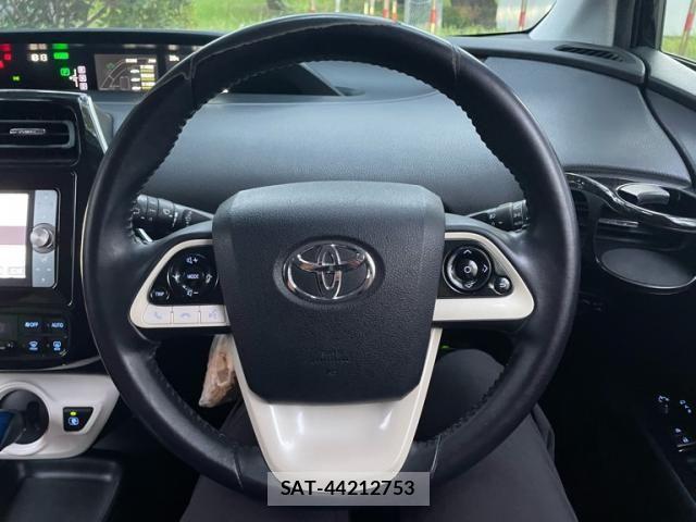 Toyota PRIUS 2017-07 8797170-16