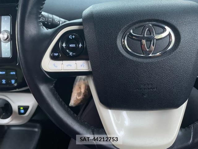 Toyota PRIUS 2017-07 8797170-17