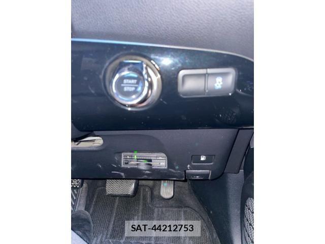 Toyota PRIUS 2017-07 8797170-20