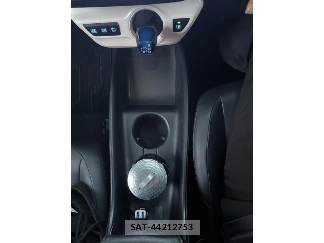 Toyota PRIUS 2017-07 8797170-24