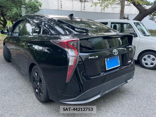 Toyota PRIUS 2017-07 8797170-3
