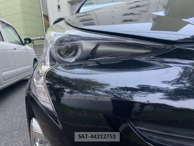Toyota PRIUS 2017-07 8797170-8
