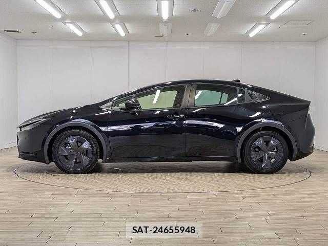Toyota PRIUS 2023-06 8797145-16