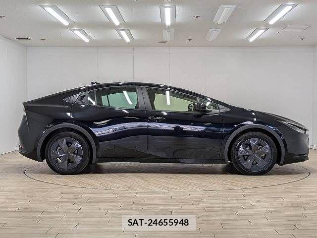 Toyota PRIUS 2023-06 8797145-17