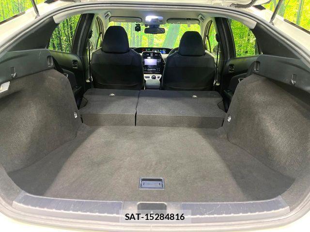 Toyota PRIUS 2018-04 8797152-9