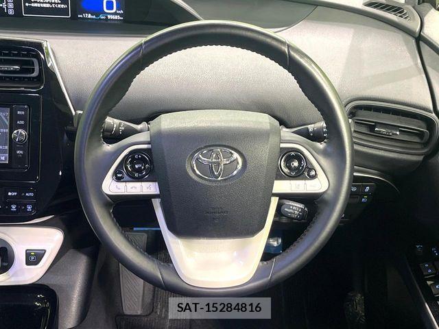 Toyota PRIUS 2018-04 8797152-10