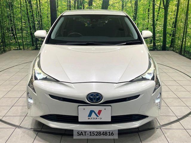 Toyota PRIUS 2018-04 8797152-13
