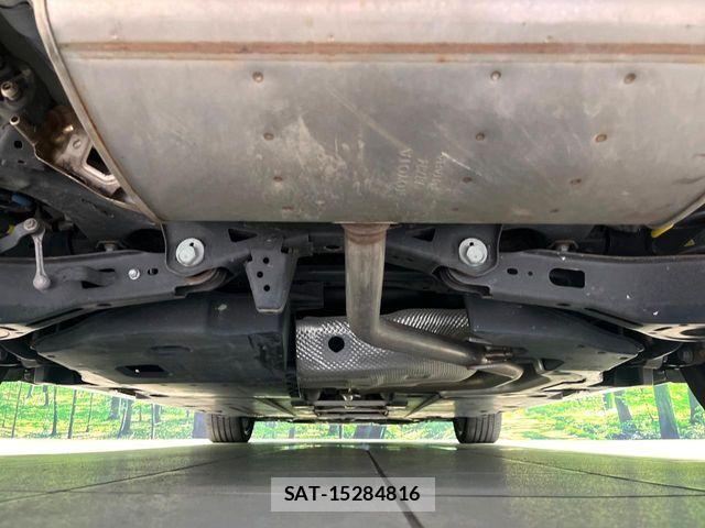 Toyota PRIUS 2018-04 8797152-18