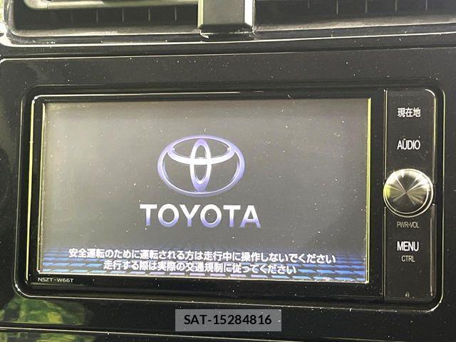 Toyota PRIUS 2018-04 8797152-2