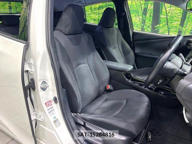 Toyota PRIUS 2018-04 8797152-7