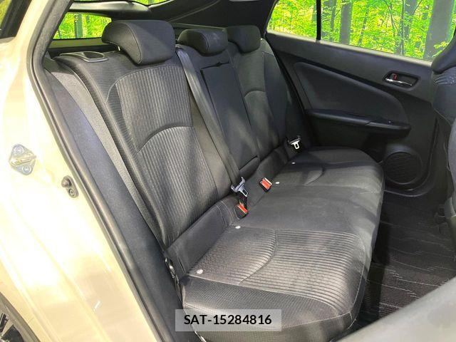Toyota PRIUS 2018-04 8797152-8