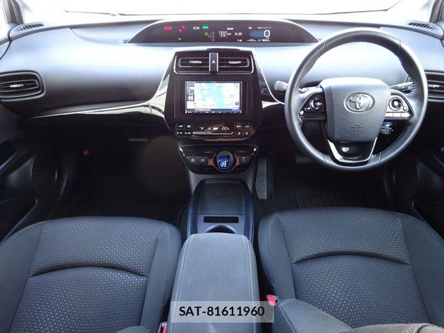 Toyota PRIUS 2021-06 8797153-1