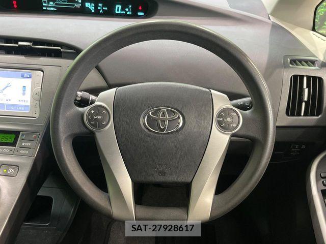 Toyota PRIUS 2014-08 8797175-10