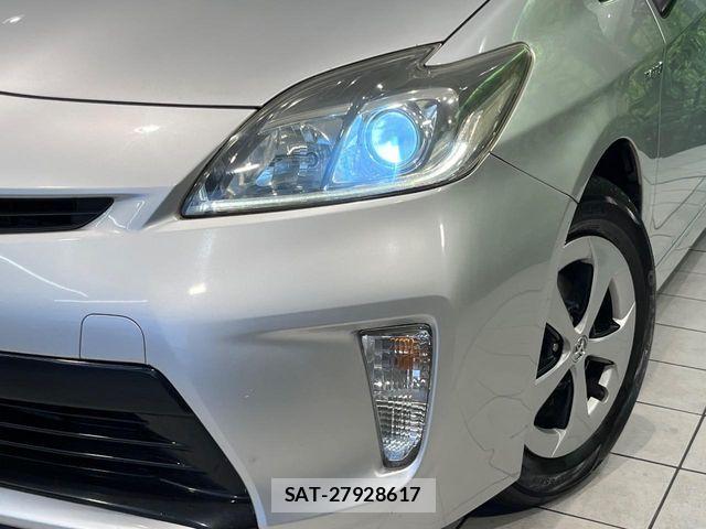 Toyota PRIUS 2014-08 8797175-11