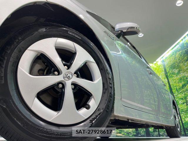 Toyota PRIUS 2014-08 8797175-12