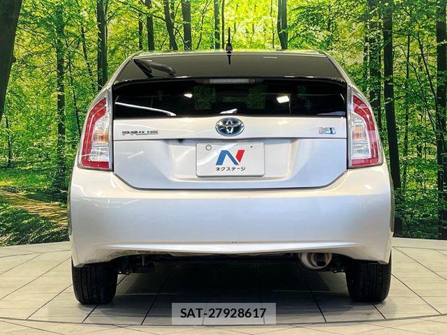 Toyota PRIUS 2014-08 8797175-14