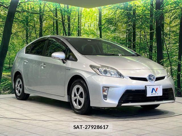 Toyota PRIUS 2014-08 8797175-15