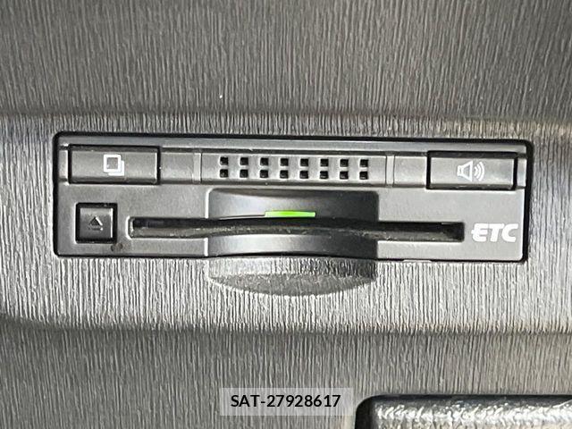 Toyota PRIUS 2014-08 8797175-4